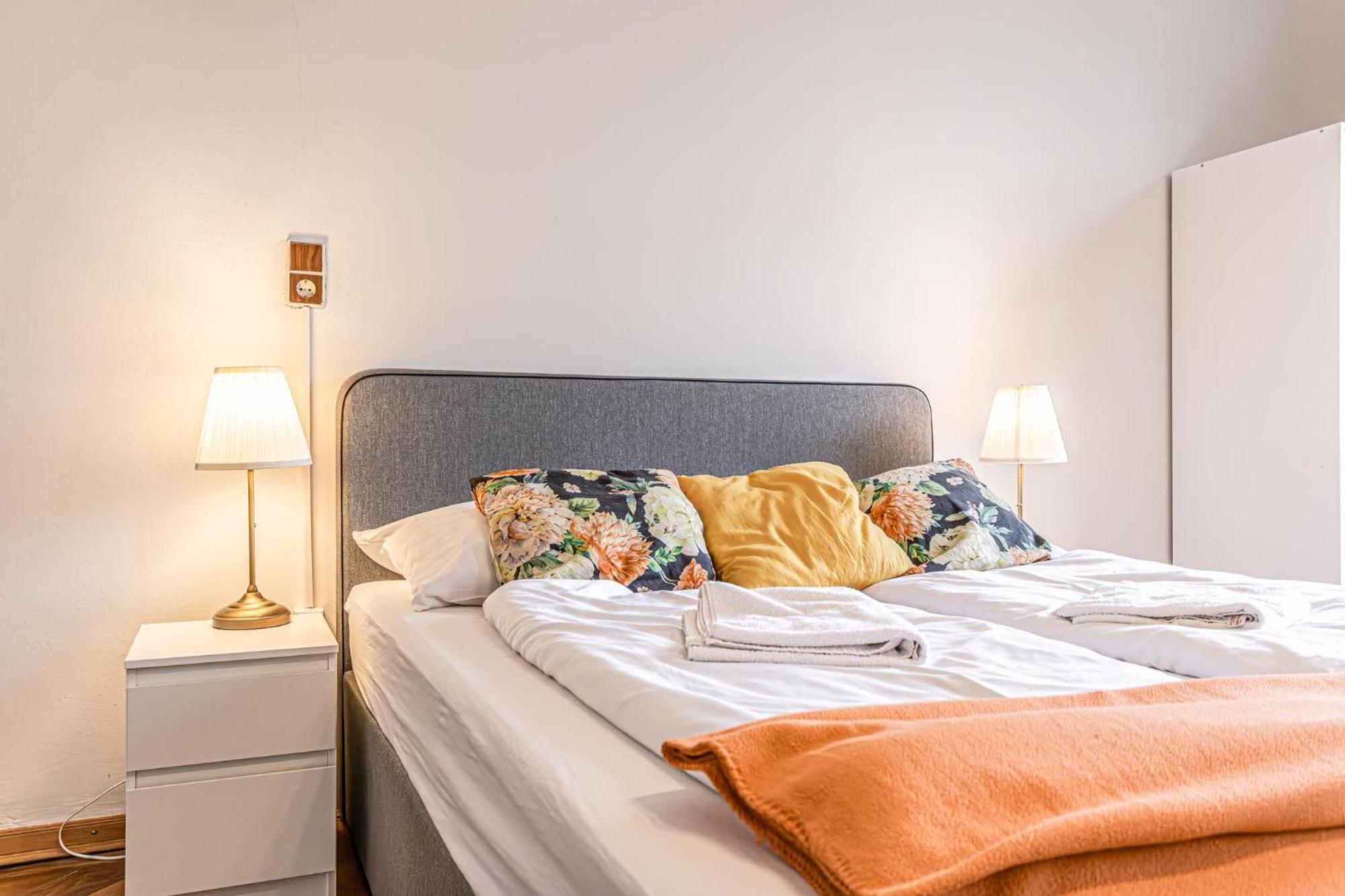 Gorgeous 1Br Apt Near Akh Hospital Виена Екстериор снимка
