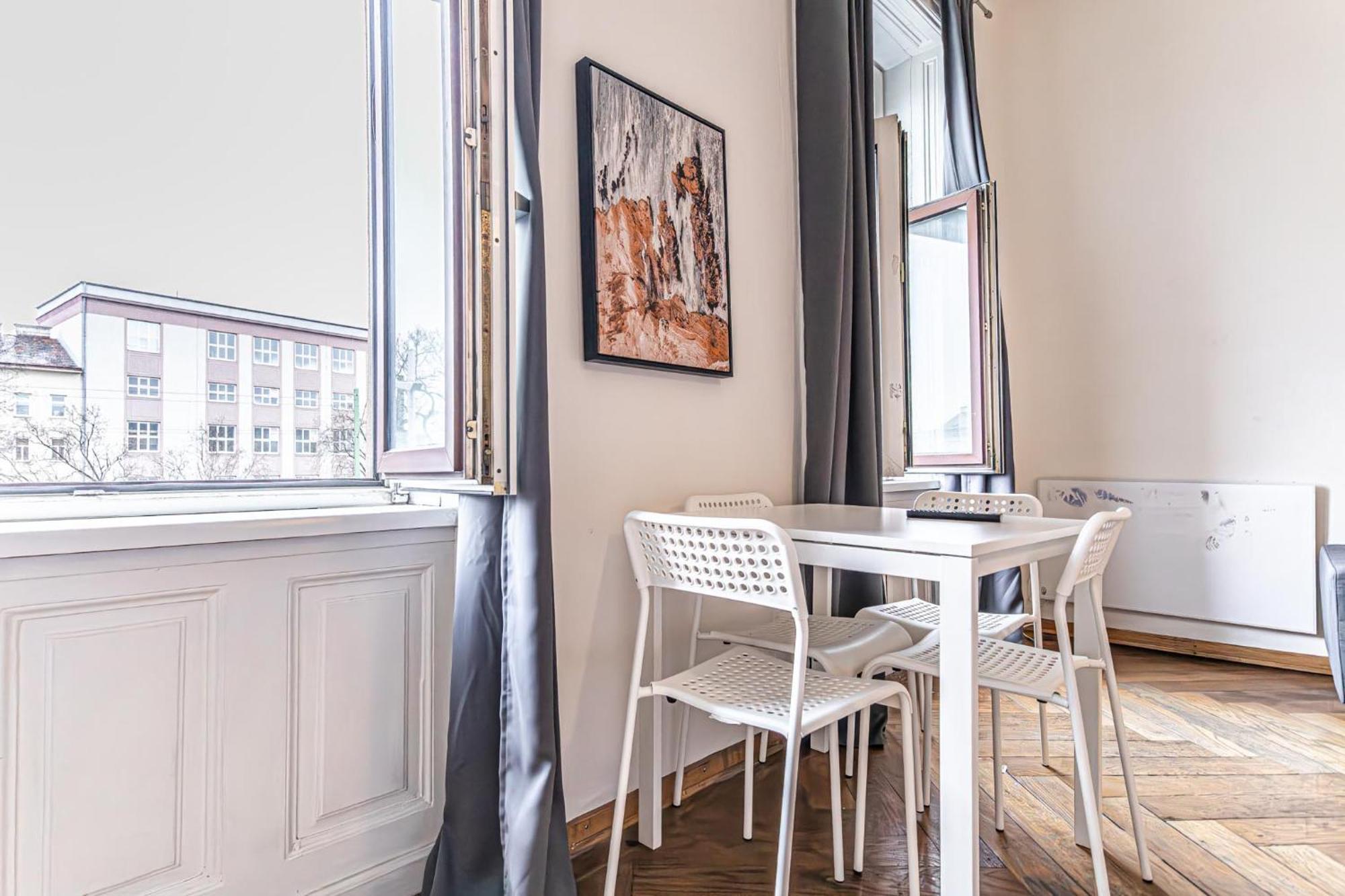 Gorgeous 1Br Apt Near Akh Hospital Виена Екстериор снимка